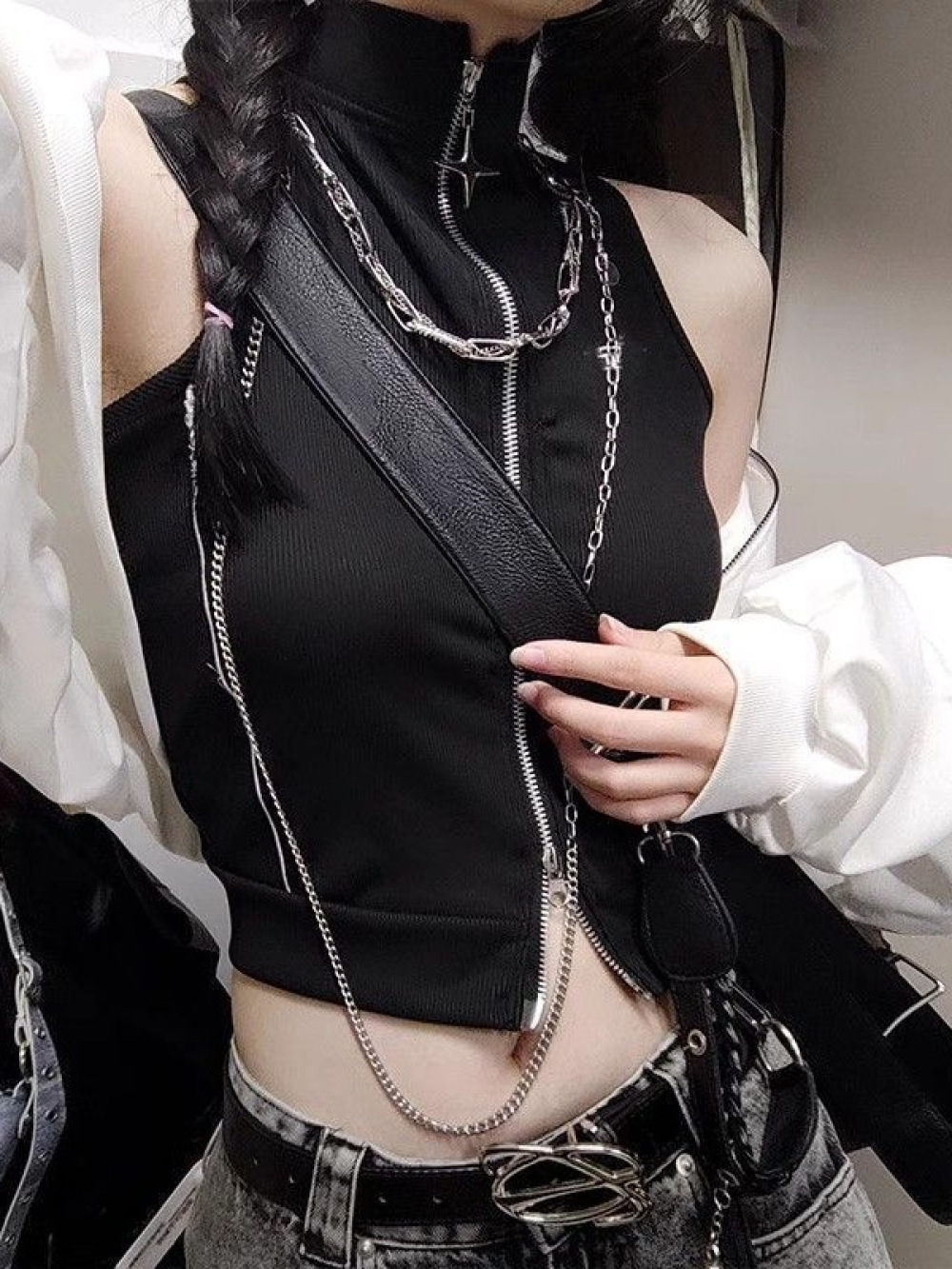 Street Fashion Trends 2026 - 2026 new summer hot girl short