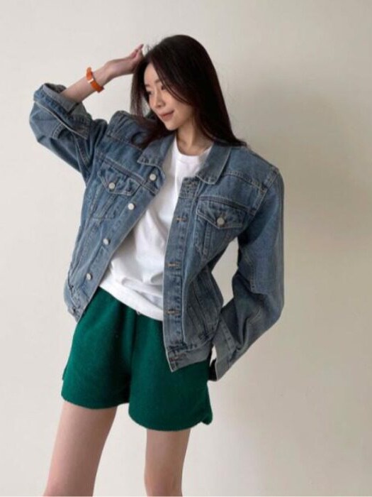 Classic Never Outdated Hong Ko - Street Fashion Hong Kong 评论和价格